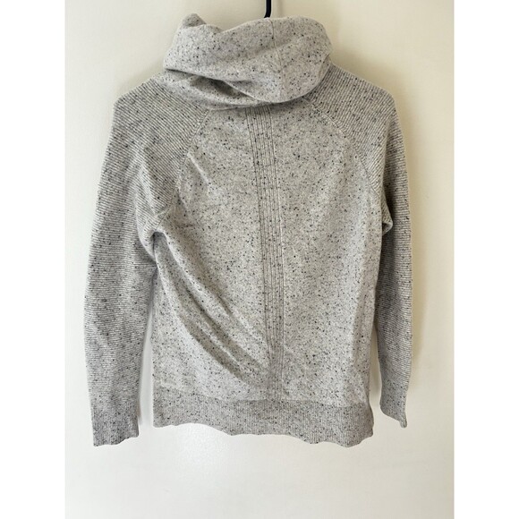 Athleta Teton 100% Cashmere Gray Tunic Cowl Neck Sweater Small Quiet Luxury - Picture 3 of 6
